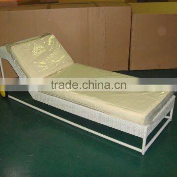 Fashion Design White Lounge Chair photo-4