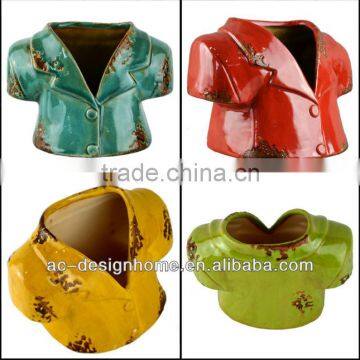 SHORT SLEEVE COAT SHAPE CERAMIC PLANTER