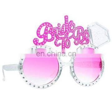 HEN-0032 wholesale Bride To Be Badge Hen Night Party pink glasses