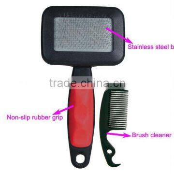 Fur care brush with brush cleaner