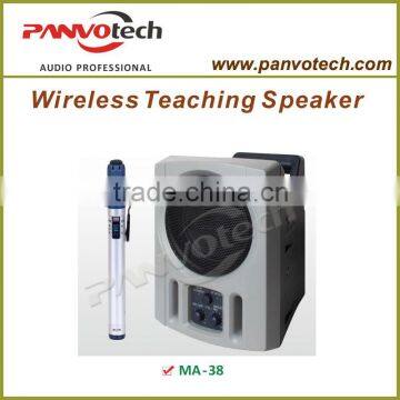 Portable teaching wireless microphone