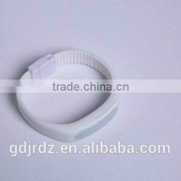 Made in China Environmentally Friendly LED Energy Saving Display Mode and Colorful Led Bracelet Watch