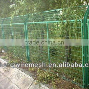 PVC coated welded wire mesh fence
