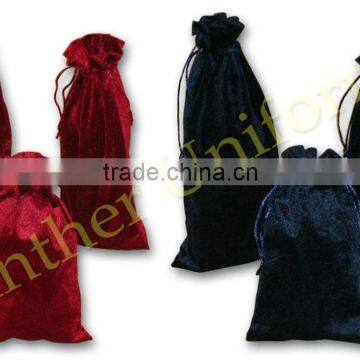 Velvet bottle pouch with drawstring