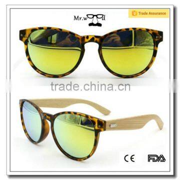 Newest Design Bamboo Sun Glasses Green Color Lenses Bamboo Arms Plastic Frame Sunglasses