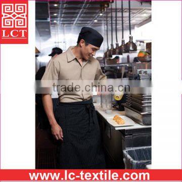 supply 100% breathable Poly/cotton chef work uniform with pocket(LCTU0024)