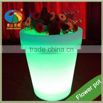 PE LED Flower Pot Vase Outdoor Tall Wholesale Planters and Pots Sphere Flower Vase With Rechargeable Battery