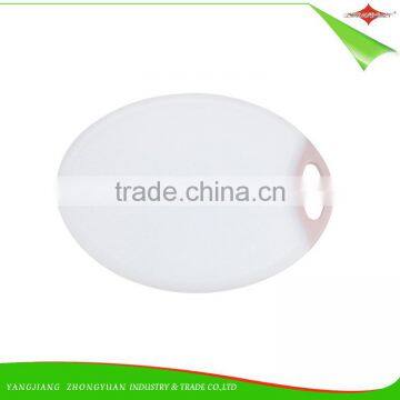 ZY-R1002 High-quality Plastic Cutting Board Chopping Block With TPR Hanging Hole photo-2