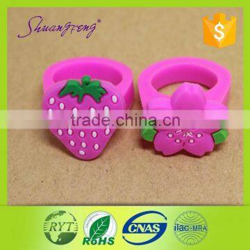 Popular custom logo rubber kids finger ring