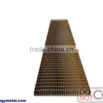 Heavy duty steel grating stair tread