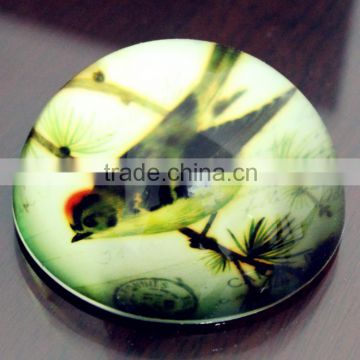 2016 latest glass photo pyramid paperweight in China