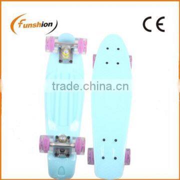 Banana deck Skateboard with four wheels