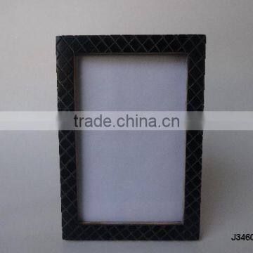 Curved pattern back Resin Photo Frame in thin border available in other colours