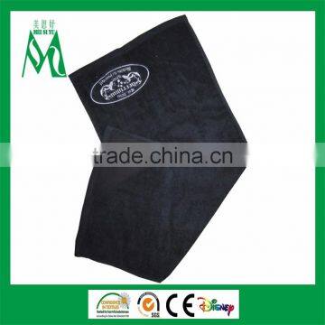 Embroidery black gym towel with pocket with factory price