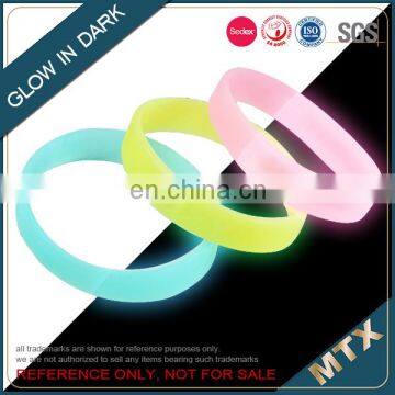 Debossed Silicon Bracelet Band Factory photo-3