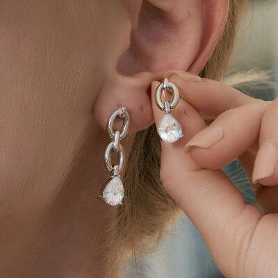 Minimalist Titanium Earring With 0.8mm Threadless Push Pin System