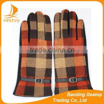 2016 wholesale decent spandex velvet checker gloves with leather belt