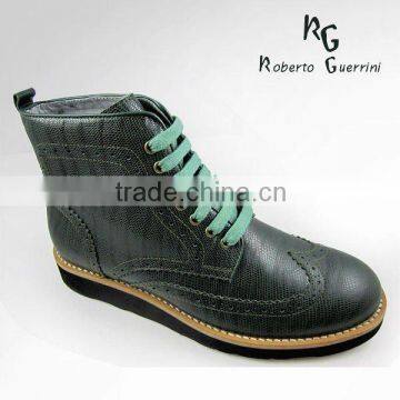 Casual leather boot