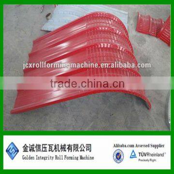 Roof sheet crimping curved machine