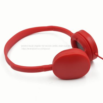 red  eaephones/headphones