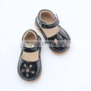 New Style Kids Rubber Baby Shoes Squeaky Shoes for Black photo-4