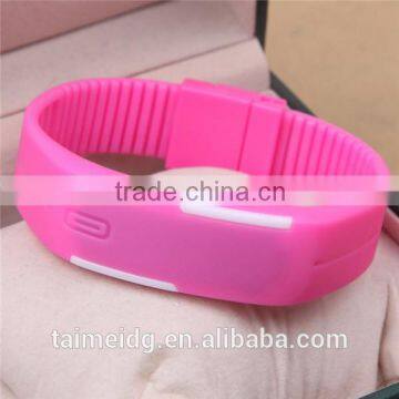 Fashion style silicone watch cheap