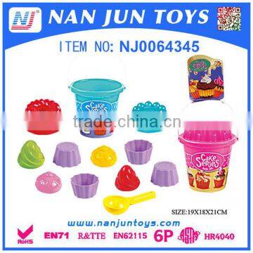 colorful fashion plastic sand beach toys basket