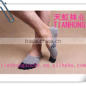 bulk wholesale men boat sok toe invisible socks with silicon gel heel                        
                                                Quality Choice