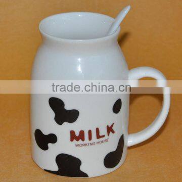 China wholesale custom cow design milk mug with spoon