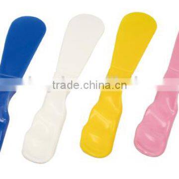 COLOURFUL PLASTIC SPATULA FOR DENTAL USE