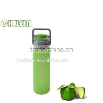 simple design glass water bottle with silicone sleeve and handle