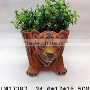 2017 Latest Stylish Polyresin Decoration Cute Tiger Flowerpot Best Art Decor for Garden 2 Colors