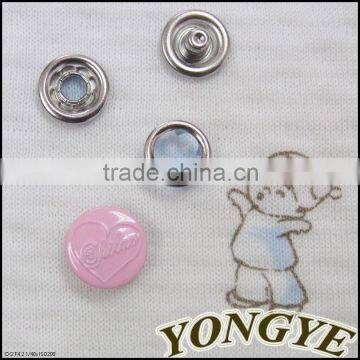 Enamel prong snap button