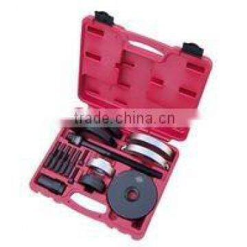 Wheel bearing removal/installing tool set