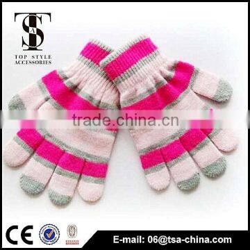 The fashionable designs of warm winter gloves