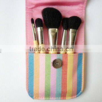 5pcs Goat hair makeup brush set with customs colorful pouch