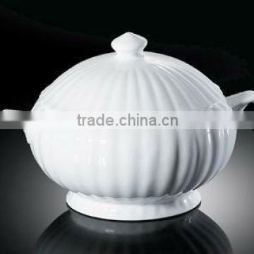 white porcelain tureen w.lid w.line H1174