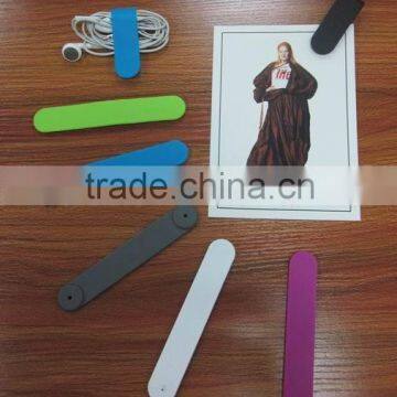 Silicone cable clip