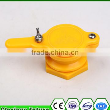 Plastic honey gate valve for used honey extractor