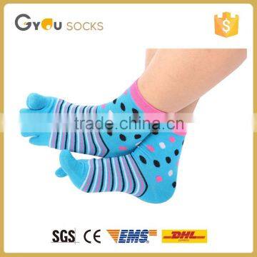 2016 Japan style five toe socks with cute pritted pattern