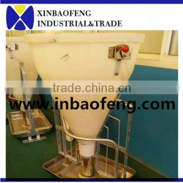automatic pig feeder