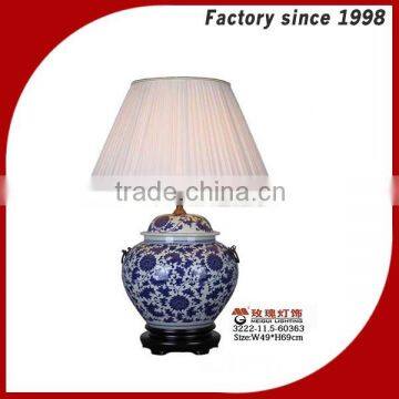 China wood base blue and white porcelain table lamp                        
                                                Quality Choice