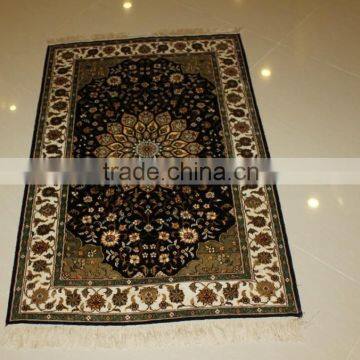 persian handmade silk carpet hand knotted silk prayer rug carpet in factory