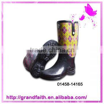 Hot-Selling high quality low price fashion rain boots