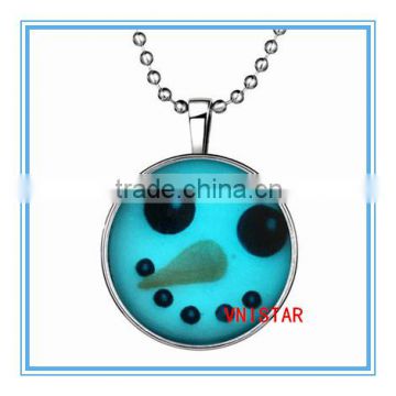 Vnistar wholesale Latest Christmas jewelry Luminous necklace snow man pendent for party VN018