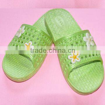 Competitive price women waterproof slippers