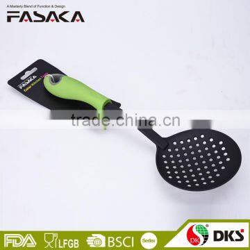 FZ001-SK Color Plastic Handle with TPR Painting Black Nylon Skimmer Nylon Kitchen Tools