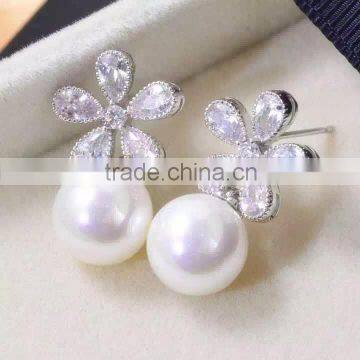 Women 's gold plated flower rhinestone pearl earrings