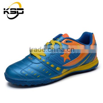 2016 the latest football sports shoes Strong anti shock anti slip and wear resistance 3 Colors Soccer shoes