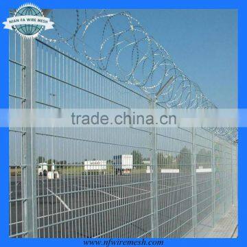 barbed wire metal fencing prices/ welded fencing with barbed wire